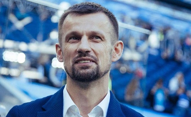 Главному тренеру "Зенита" в прошлом сезоне оставалось только разводить руками. До наставника "Рубина" по деньгам далеко. фото fc-zenit.ru