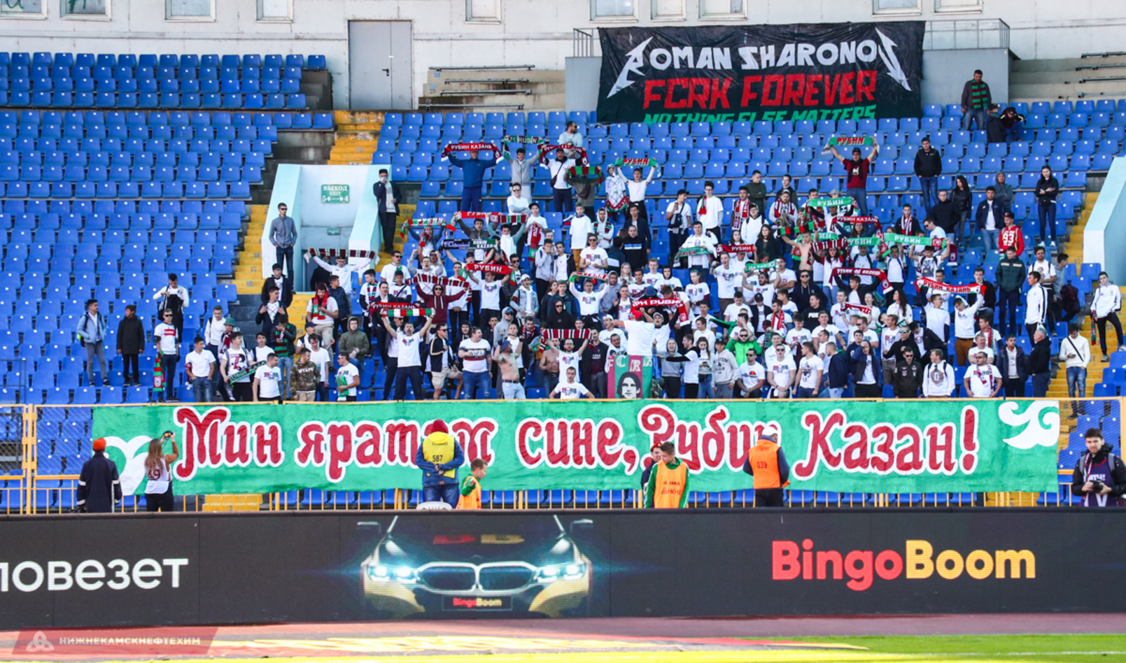 Фанаты любят Шаронова, но хватит ли этого, чтобы удержаться на посту рулевого "Рубина"? Фото: rubin-kazan.ru